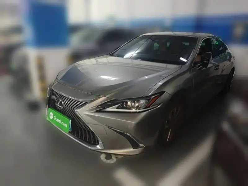 Lexus ES, 2019