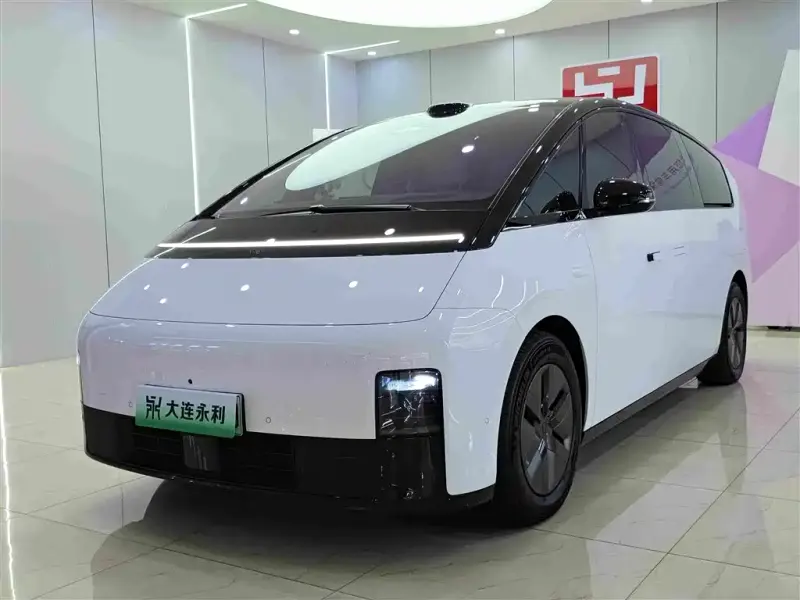 Li Auto Li MEGA, 2025