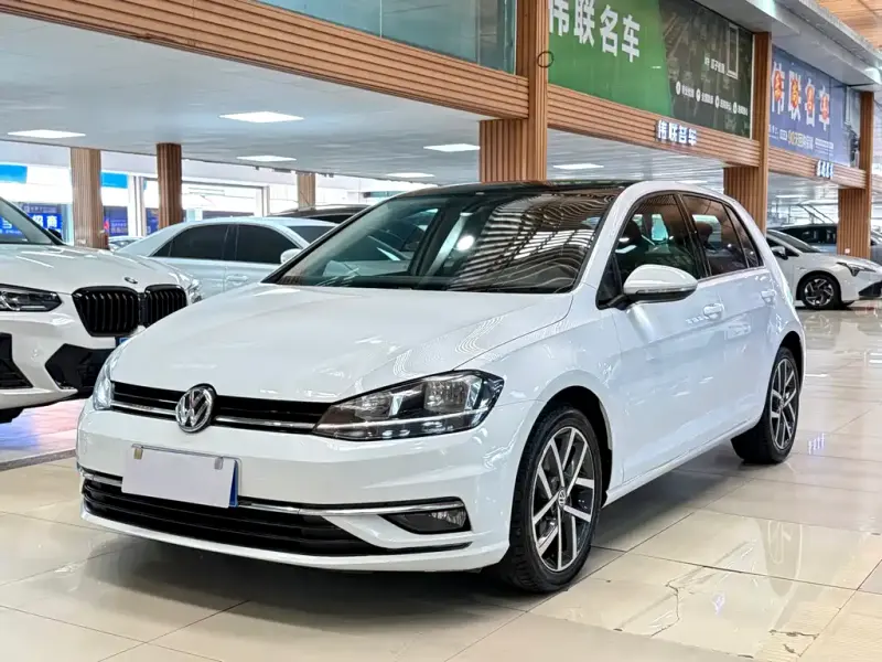 Volkswagen Golf, 2020