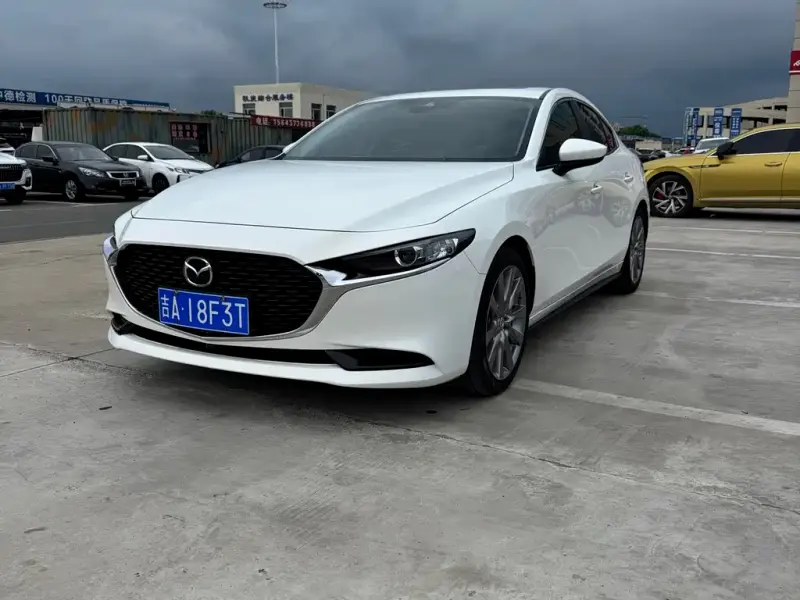 Mazda 3 Axela, 2022