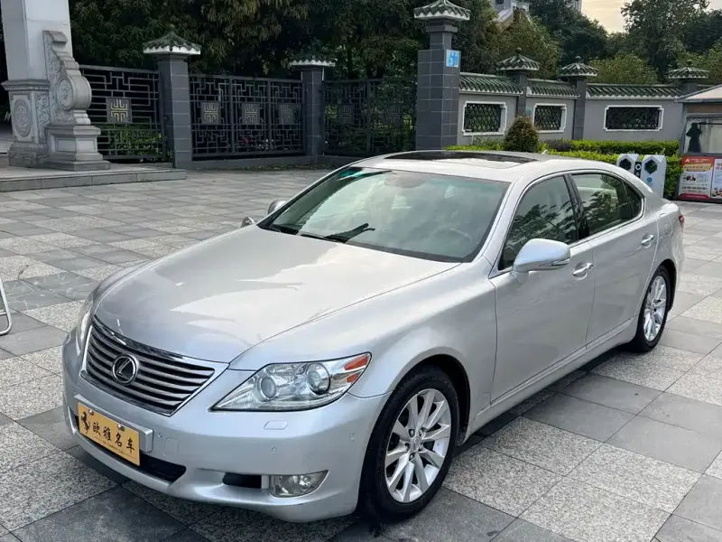 Lexus LS, 2010