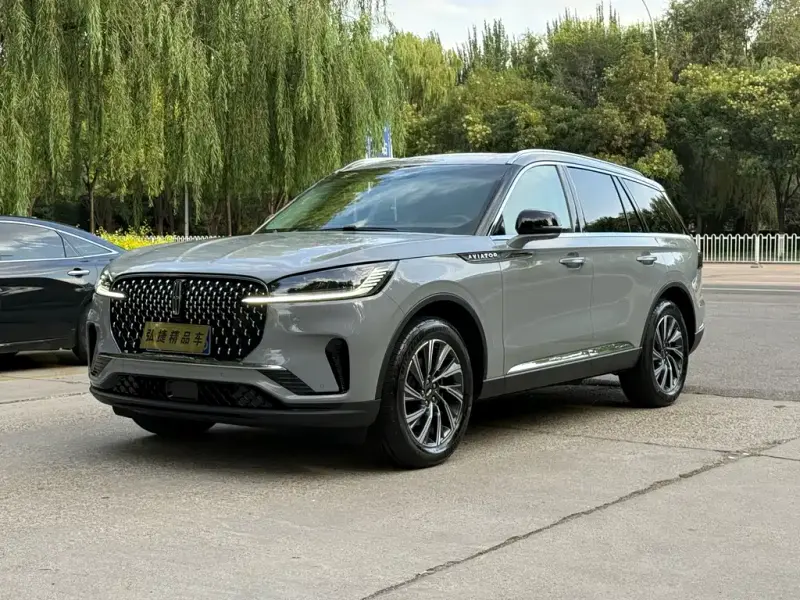 Lincoln Aviator, 2025