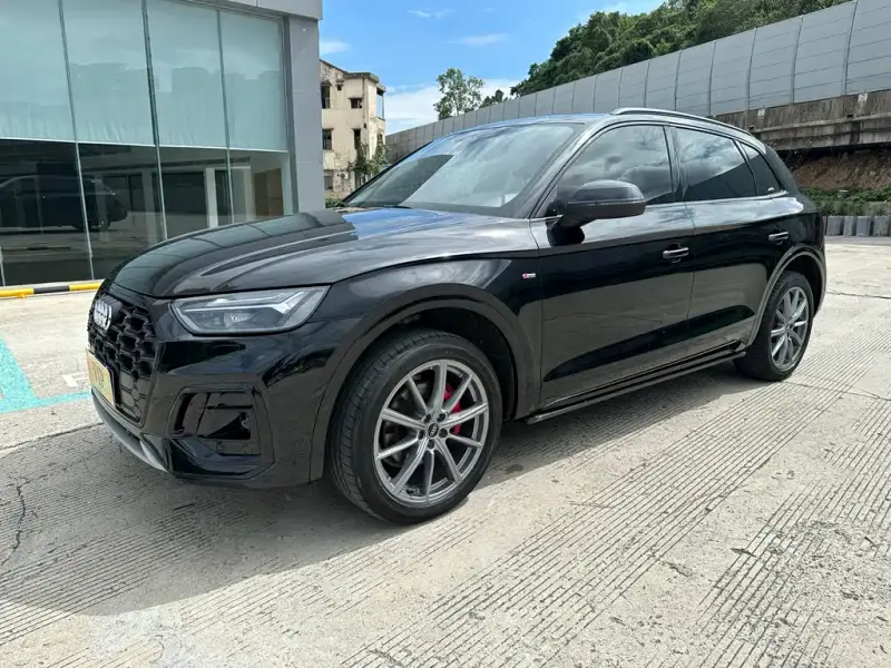 Audi Q5L, 2022