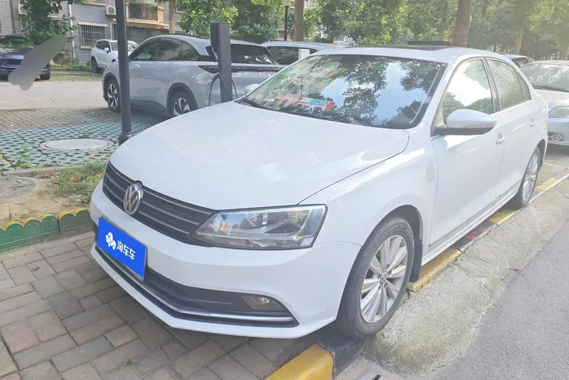 Volkswagen Sagitar, 2015