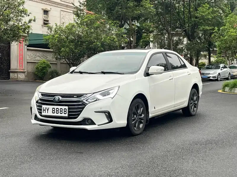 BYD Qin NEV BYD Qin PHEV/EV 2017 1.5T Premium Type, 2017 — фото 1