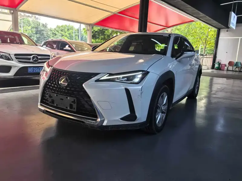 Lexus UX, 2021