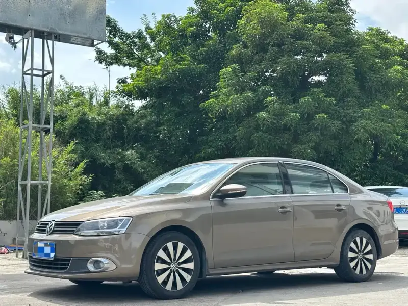 Volkswagen Sagitar, 2012