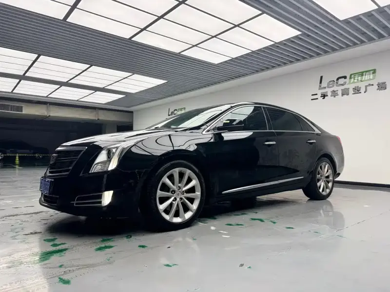 Cadillac XTS, 2015