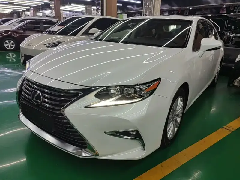 Lexus ES, 2016