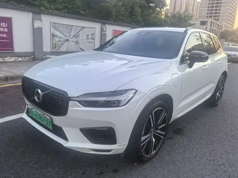 Volvo XC60 PHEV, 2021