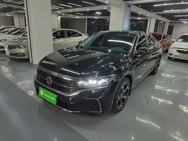 Volkswagen Passat, 2025