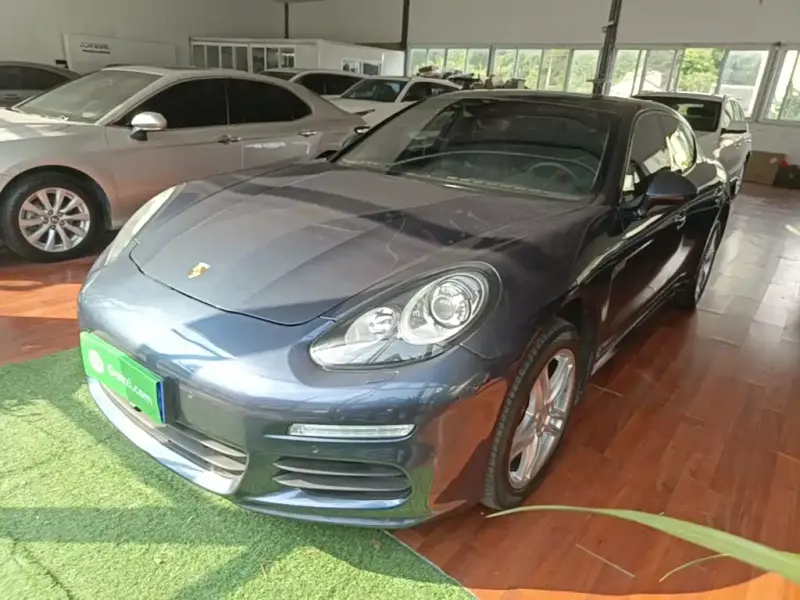 Porsche Panamera, 2015