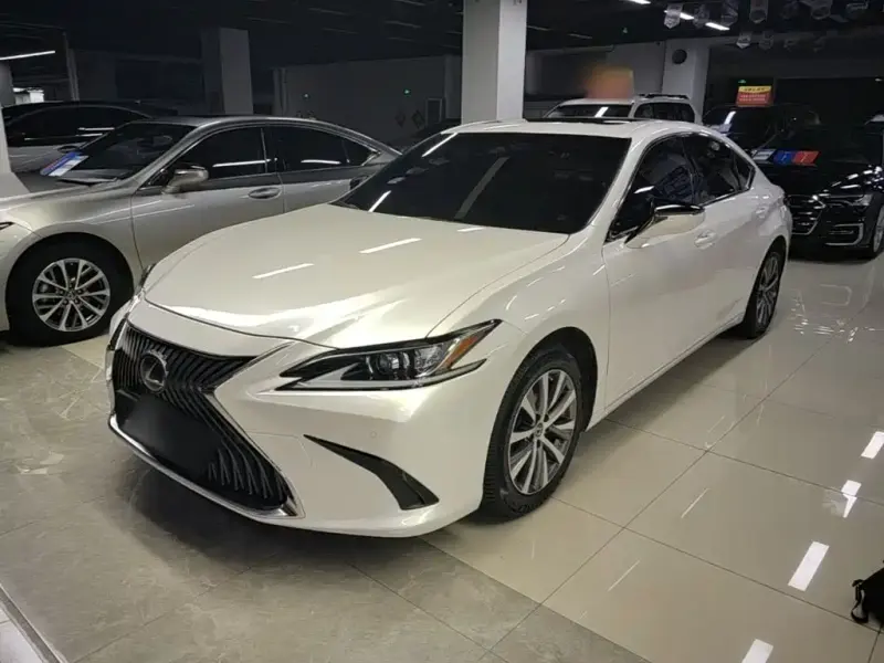 Lexus ES, 2020
