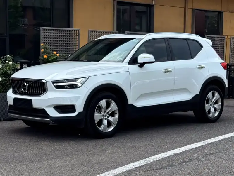 Volvo XC40, 2019 — фото 1