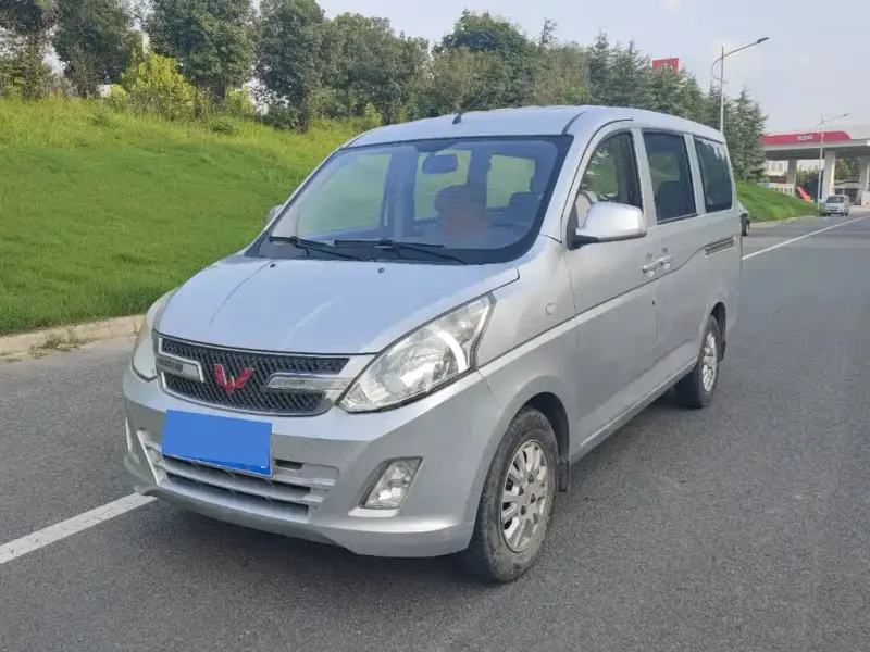 Wuling Rongguang V, 2015