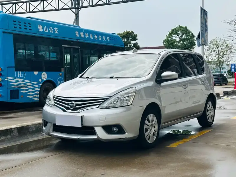 Nissan Livina, 2015