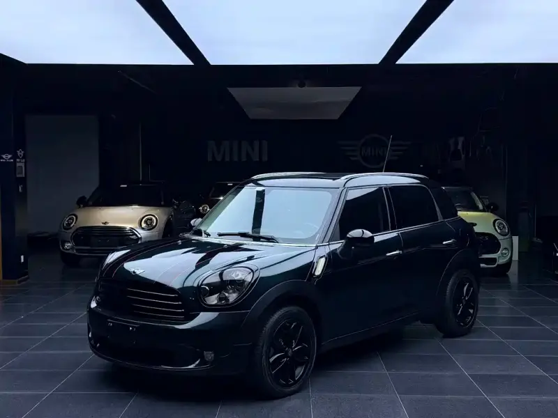 MINI Countryman, 2011