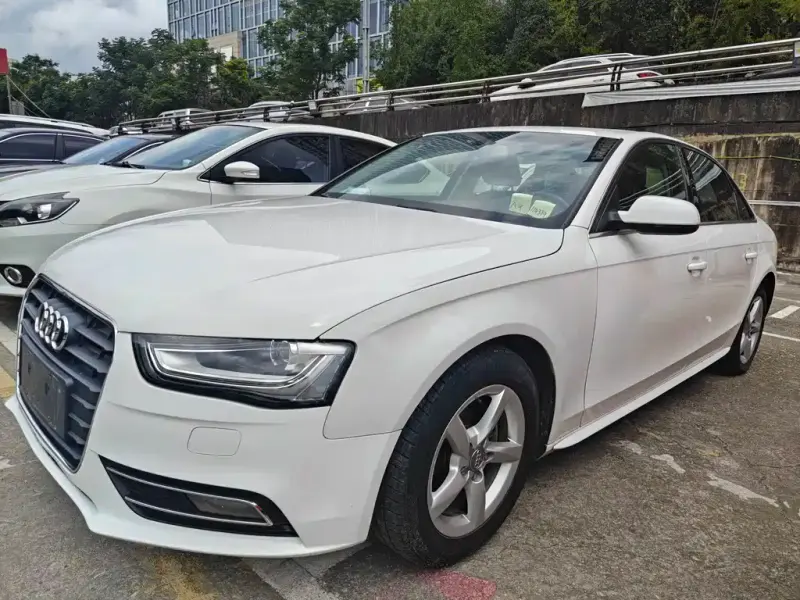 Audi A4L Audi A4L 2013 30 TFSI Auto Comfort Type, 2014 — фото 1
