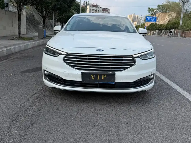Ford Taurus, 2020