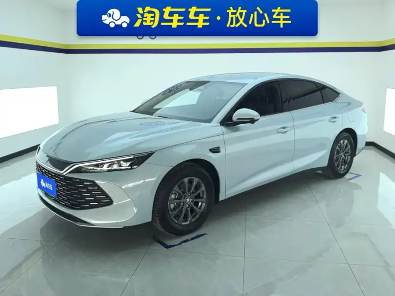 BYD Qin L BYD Qin L 2025 DM-i Smart Drive Edition 80KM Leading Type, 2025 — фото 1
