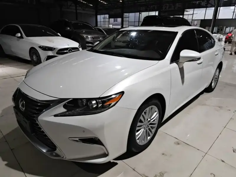 Lexus ES, 2017