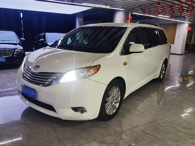 Toyota Sienna, 2014