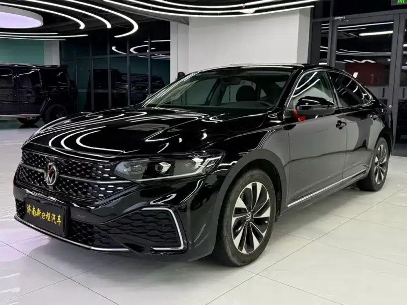Volkswagen Passat, 2023