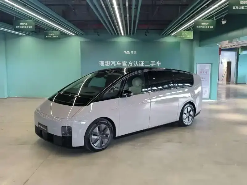 Li Auto Li MEGA, 2024