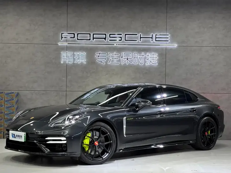 Porsche Panamera Hybrid, 2022