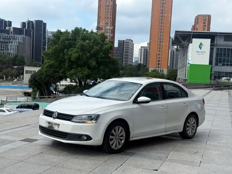 Volkswagen Sagitar, 2015