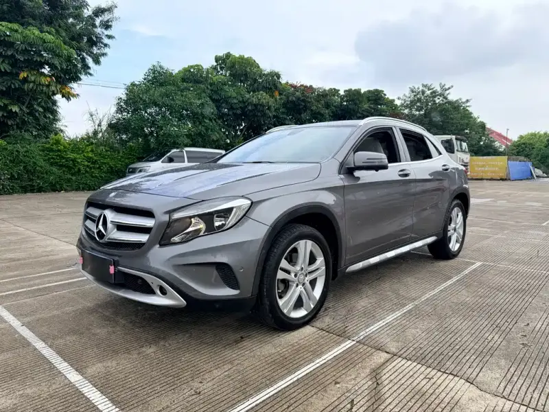 Mercedes-Benz GLA, 2015