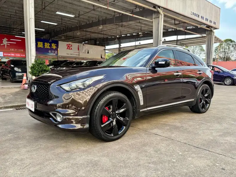 Infiniti QX70, 2015