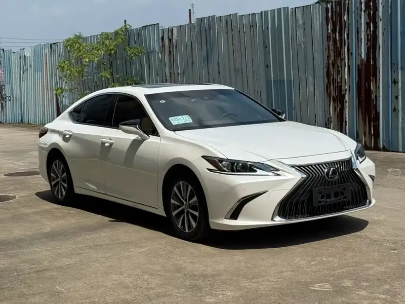 Lexus ES, 2019