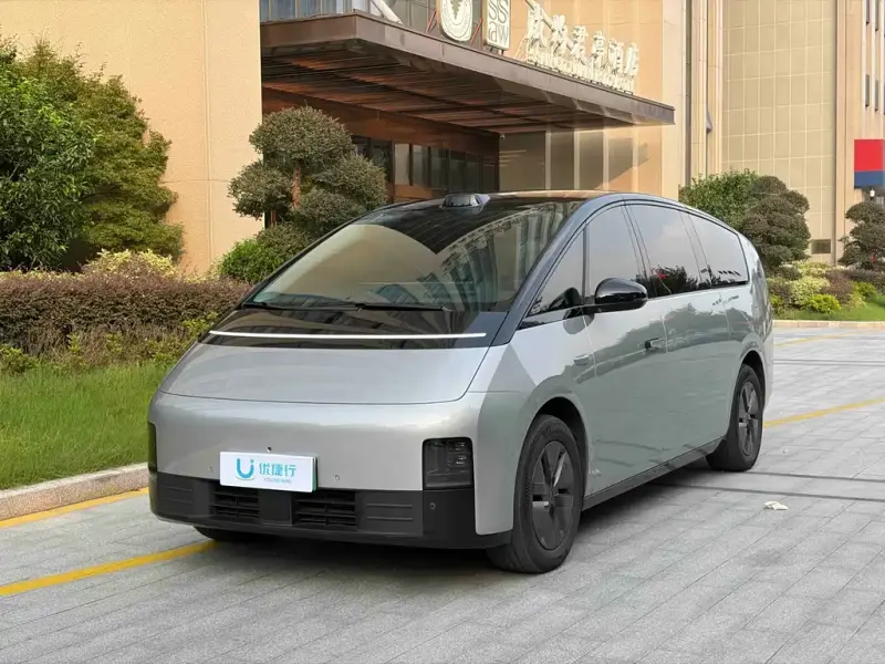 Li Auto Li MEGA, 2024