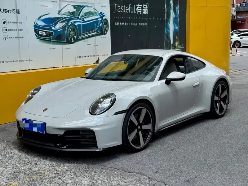 Porsche 911, 2025