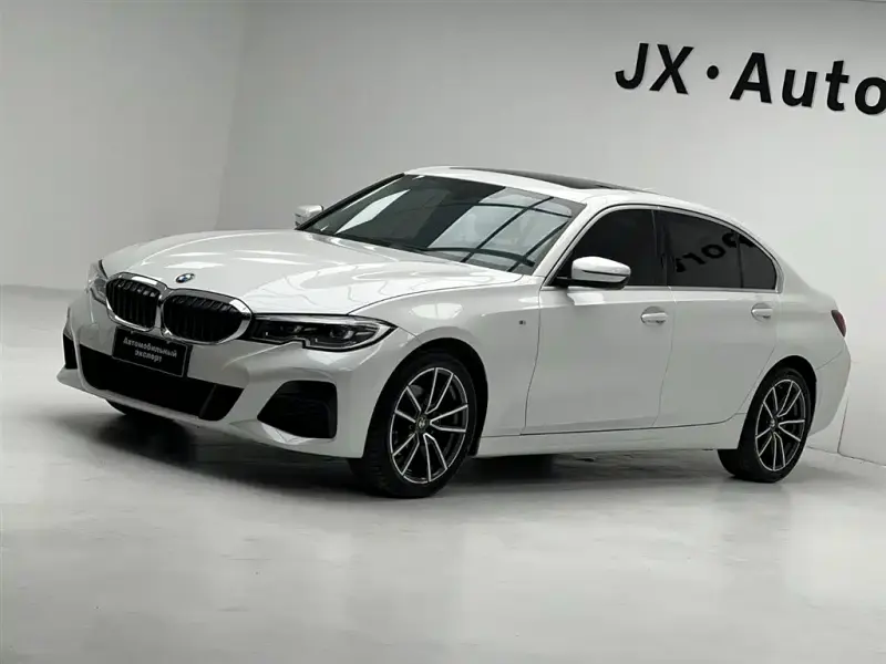 BMW 3 Series, 2022