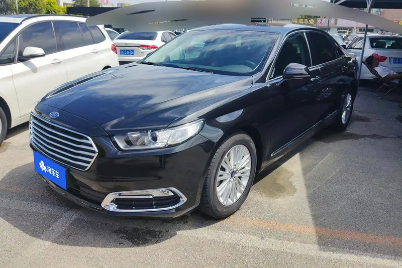 Ford Taurus, 2015