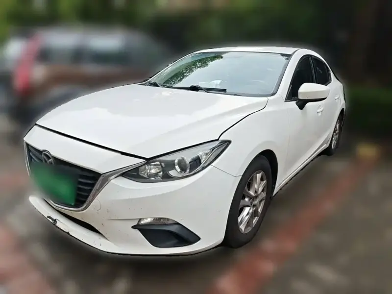 Mazda 3 Axela, 2015