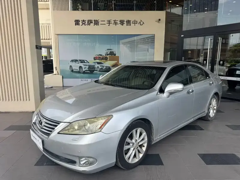 Lexus ES, 2011