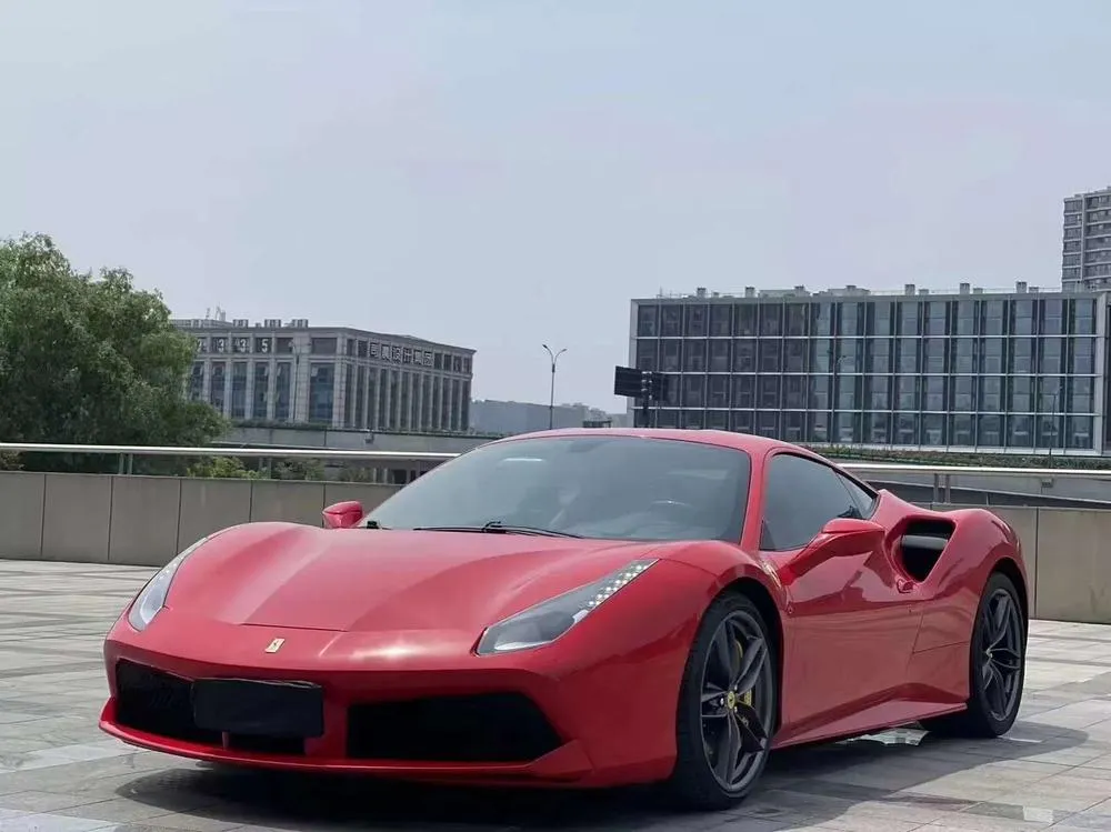 Ferrari 488, 2015