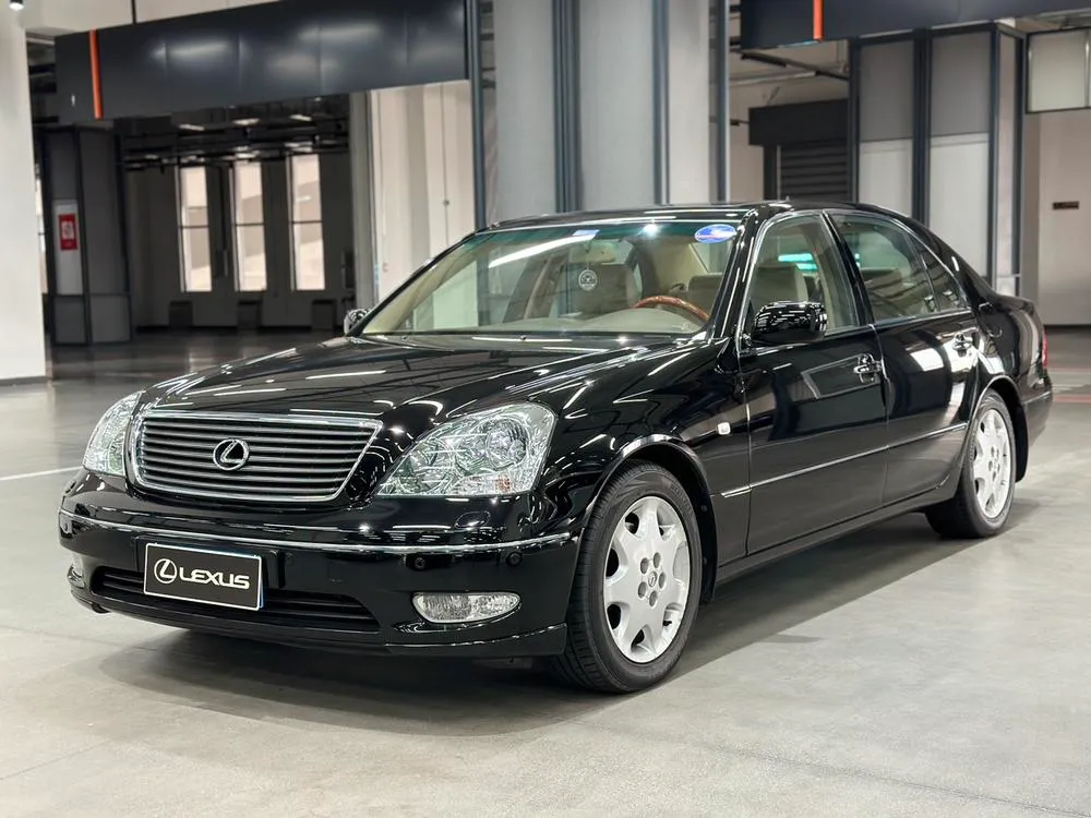 Lexus LS, 2002