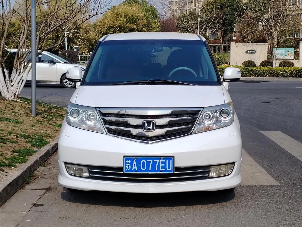Honda Elysion 2.4L VTi Comfort Edition, 2015 — фото 1