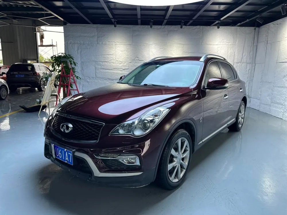 Infiniti QX50 2.5L Comfort Edition, 2015 — фото 1