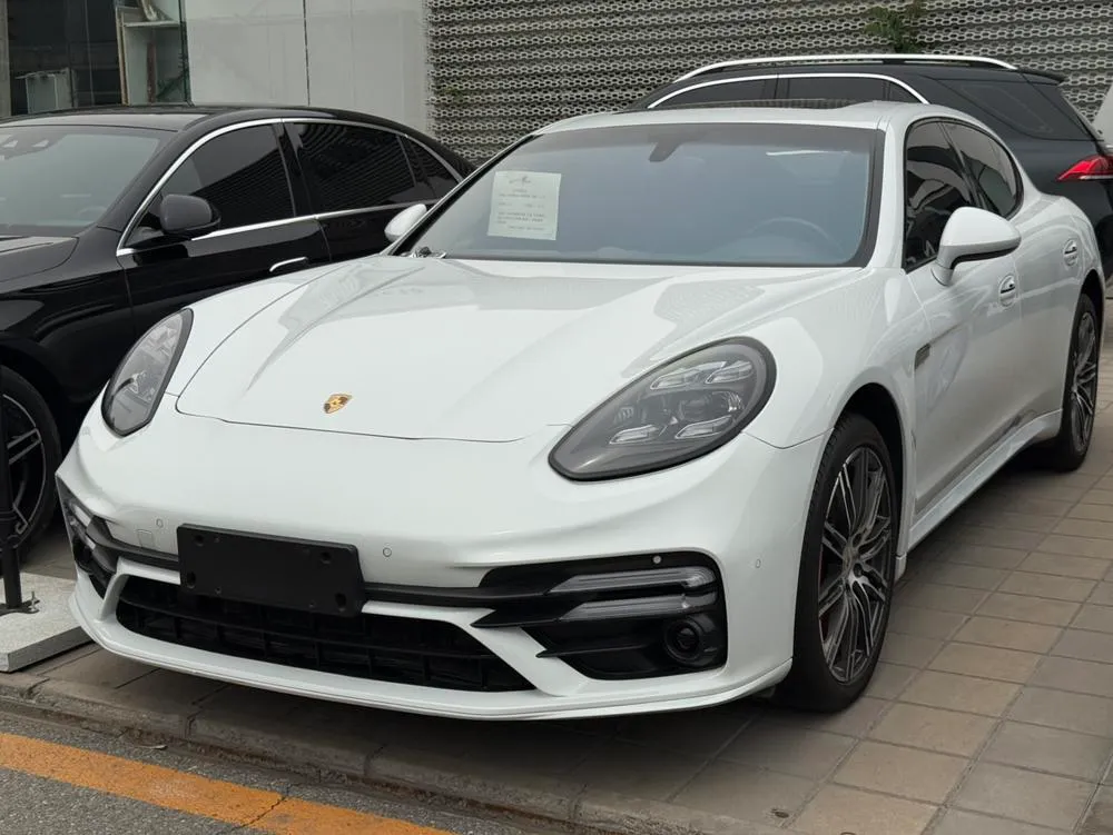 Porsche Panamera, 2016