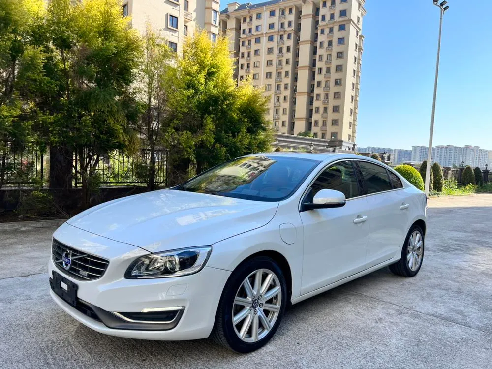 Volvo S60 PHEV S60L E Hybrid T6 Edition, 2015 — фото 1