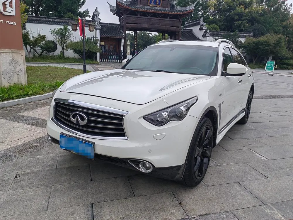 Infiniti QX70 3.7L Edition, 2013 — фото 1