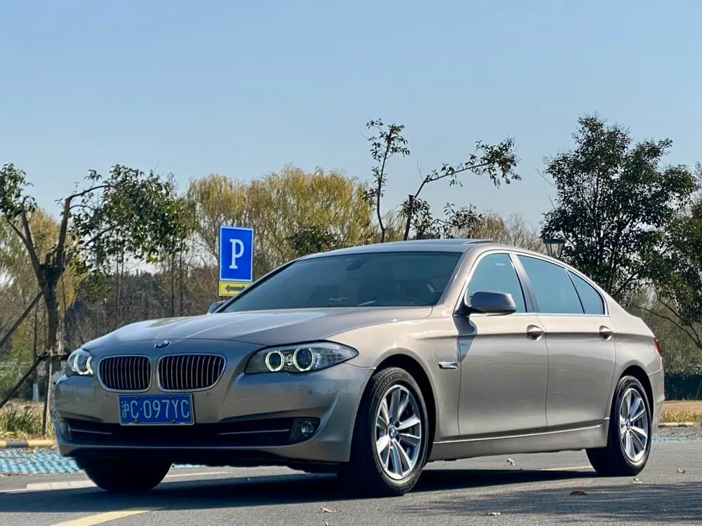 BMW 5-Series 523Li Luxury Version, 2012 — фото 1