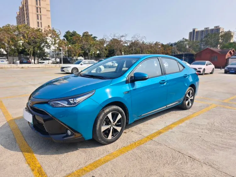 Toyota Levin Hybrid E+ 1.8PH GS CVT Elite Sunroof Edition, 2019 — фото 1