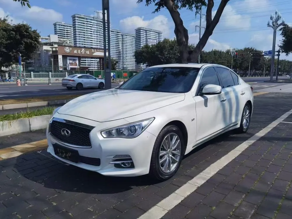 Infiniti Q50L 2.0T Comfort Edition, 2016 — фото 1