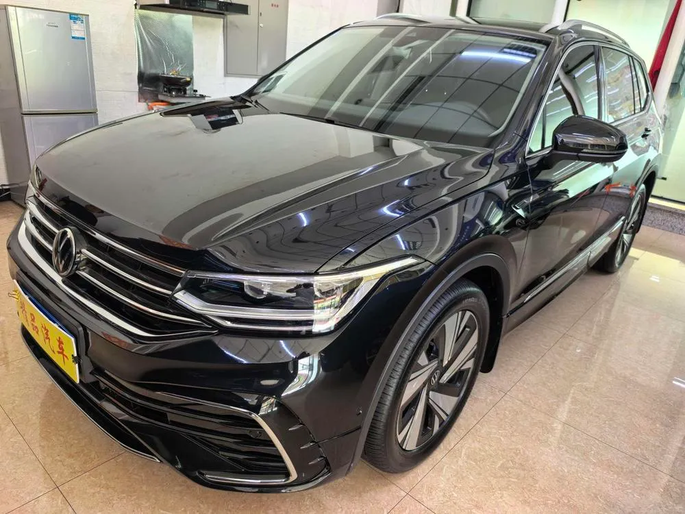 Volkswagen Tiguan L 380TSI Auto 4WD R-Line Edition 7 Seater, 2022 — фото 1